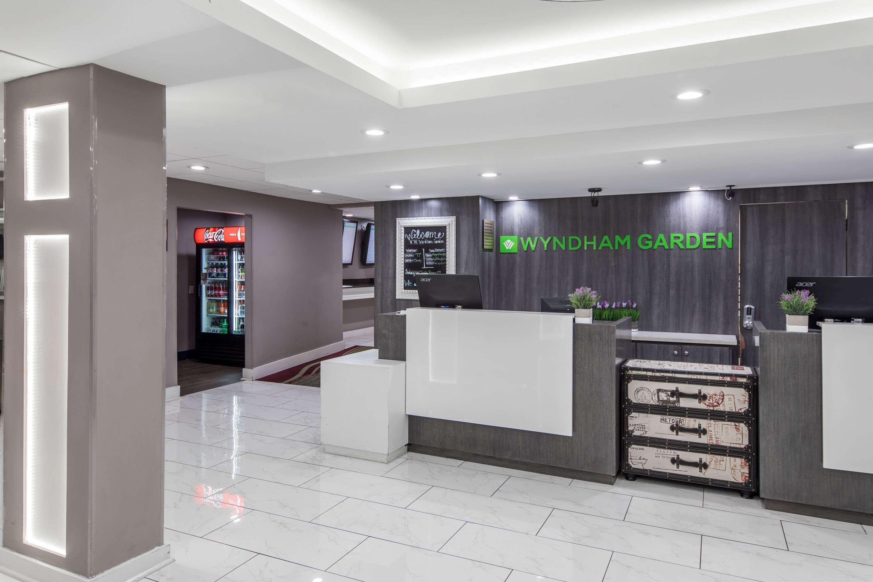 Wyndham Garden New Orleans Airport Hotel Metairie Exterior photo
