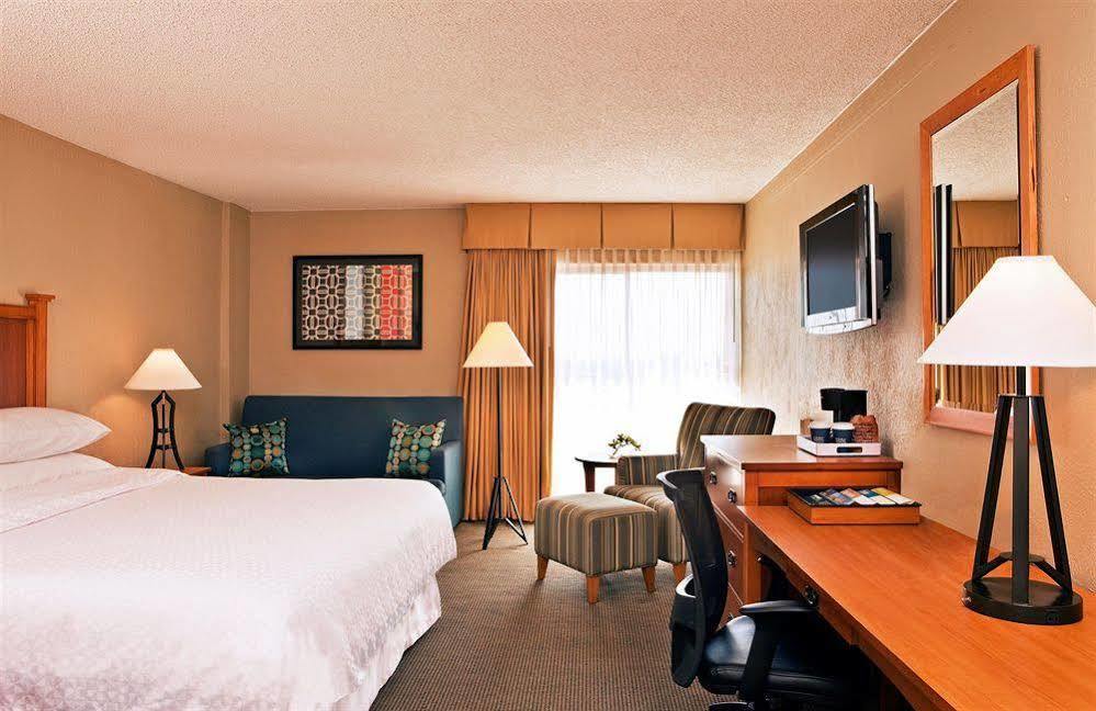 Wyndham Garden New Orleans Airport Hotel Metairie Exterior photo
